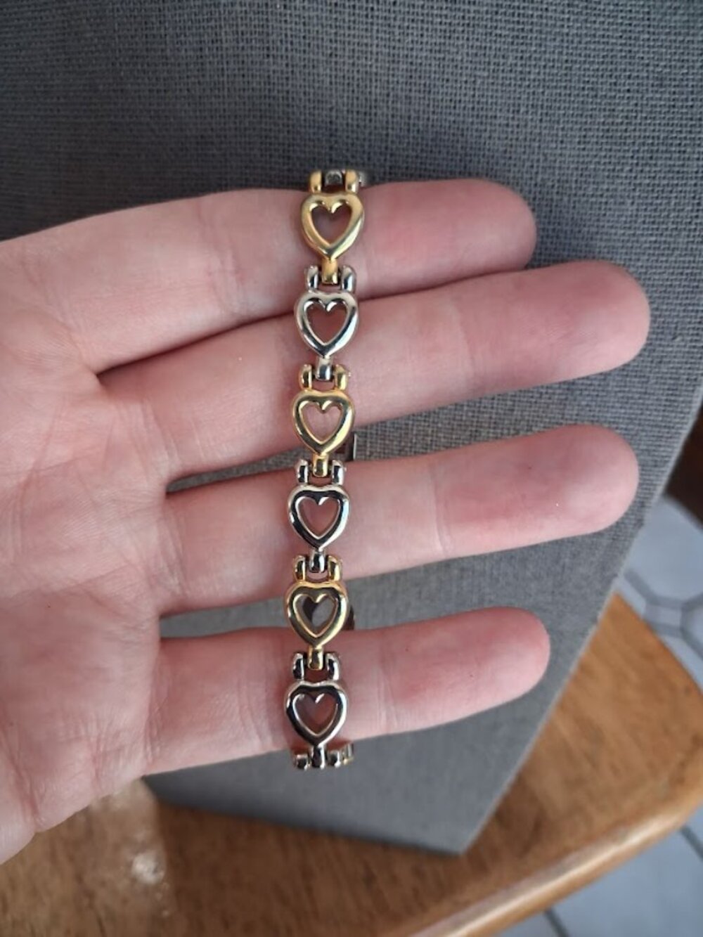 7.5 inch Two-toned heart bracelet